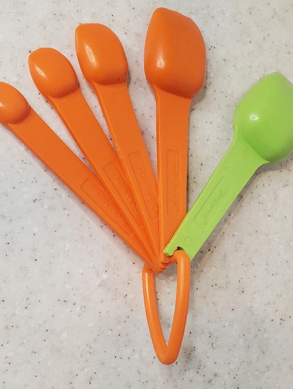 Vintage Tupperware Measuring Spoon Set Orange Green 5 Pc Removable Ring USA